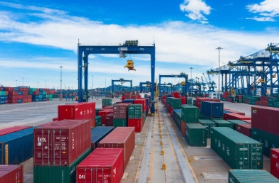 寧波貨運(yùn)公司將繼續(xù)以更加開放、包容的姿態(tài)，迎接每一個(gè)挑戰(zhàn)與機(jī)遇