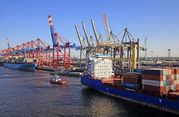 日本國際物流行業(yè)以其高效、快捷和安全的服務(wù)贏得了廣泛贊譽(yù)
